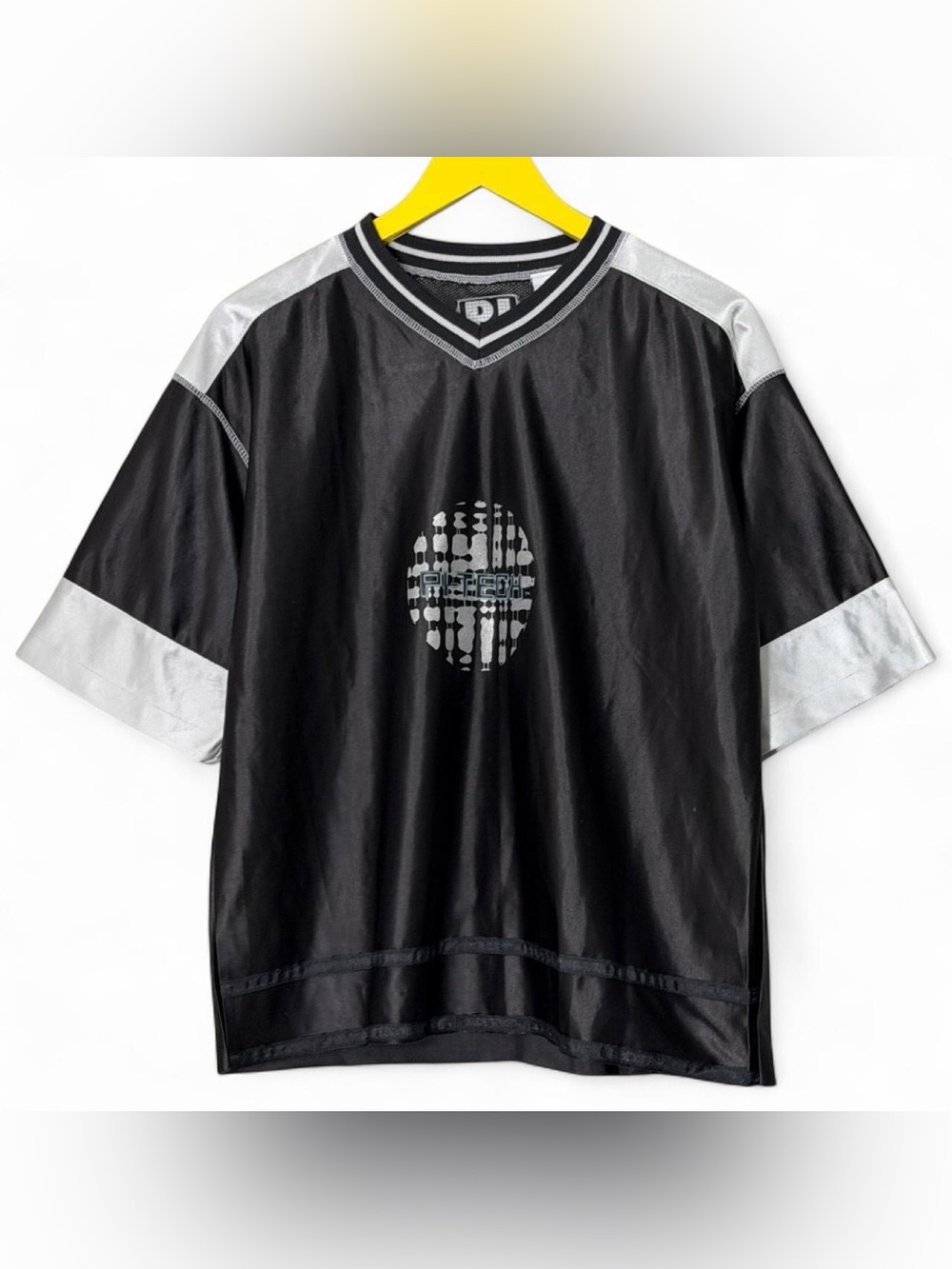 90s black & white PI Tech sportswear jersey Size M